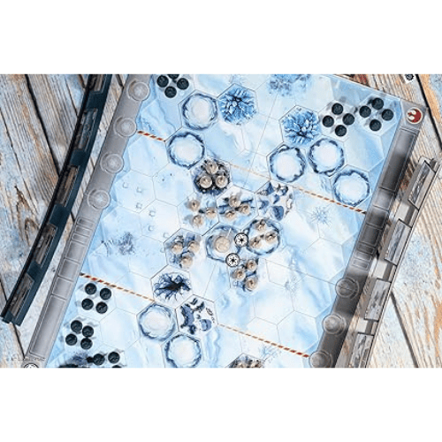 Partida Juego de mesa Star Wars: La Batalla de Hoth con miniaturas, tablero y ambientación del Imperio contraataca. Cats&Dragons